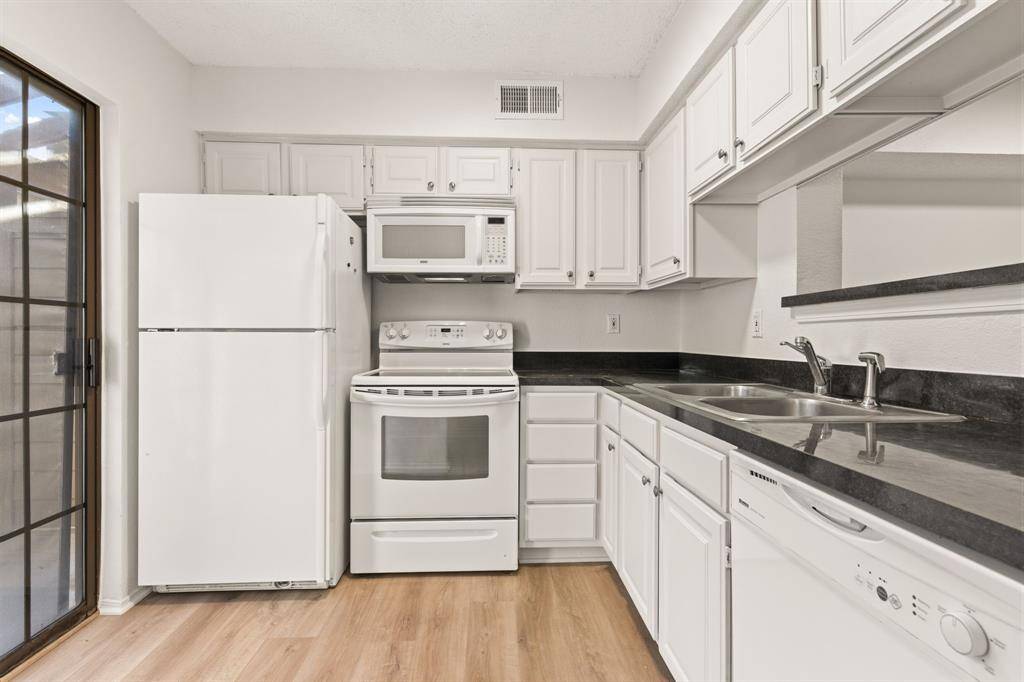 5757 E University Boulevard #26D, Dallas, TX 75206