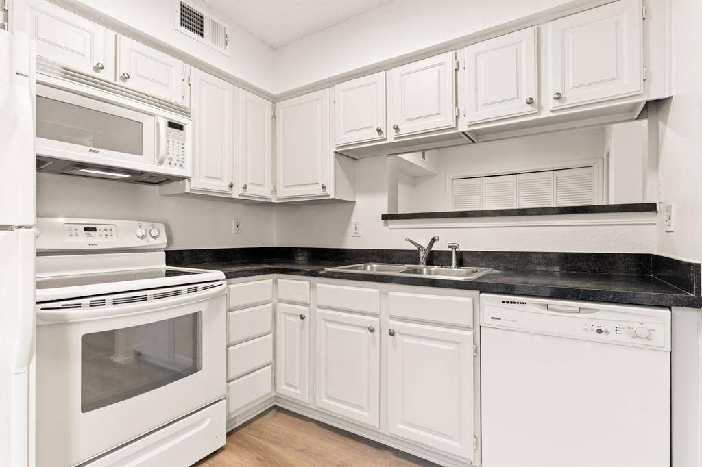 5757 E University Boulevard #26D, Dallas, TX 75206