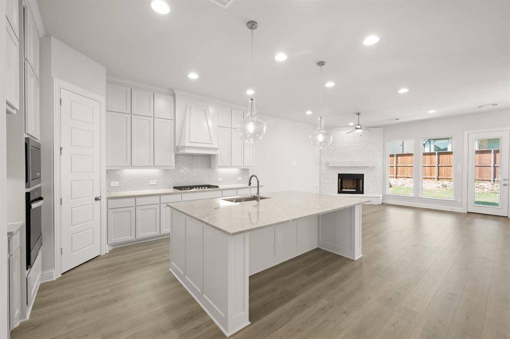 1417 Ripple Glass Boulevard, Midlothian, TX 76065