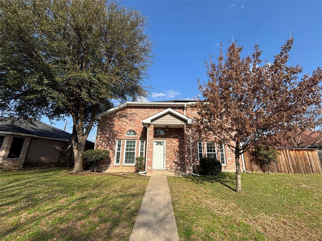 805 Hillbrooke Drive, Arlington, TX 76001
