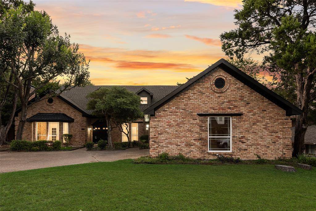 811 Cobblestone Court, Cedar Hill, TX 75104