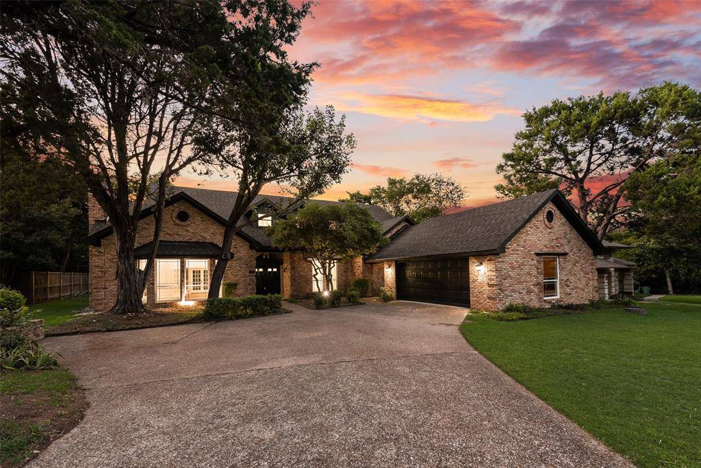 811 Cobblestone Court, Cedar Hill, TX 75104