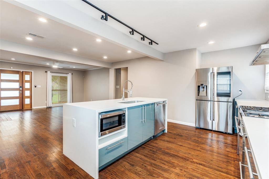 2638 Burlington Boulevard, Dallas, TX 75211