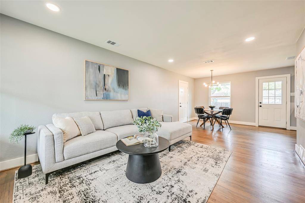 2729 Lockhart Avenue, Dallas, TX 75228