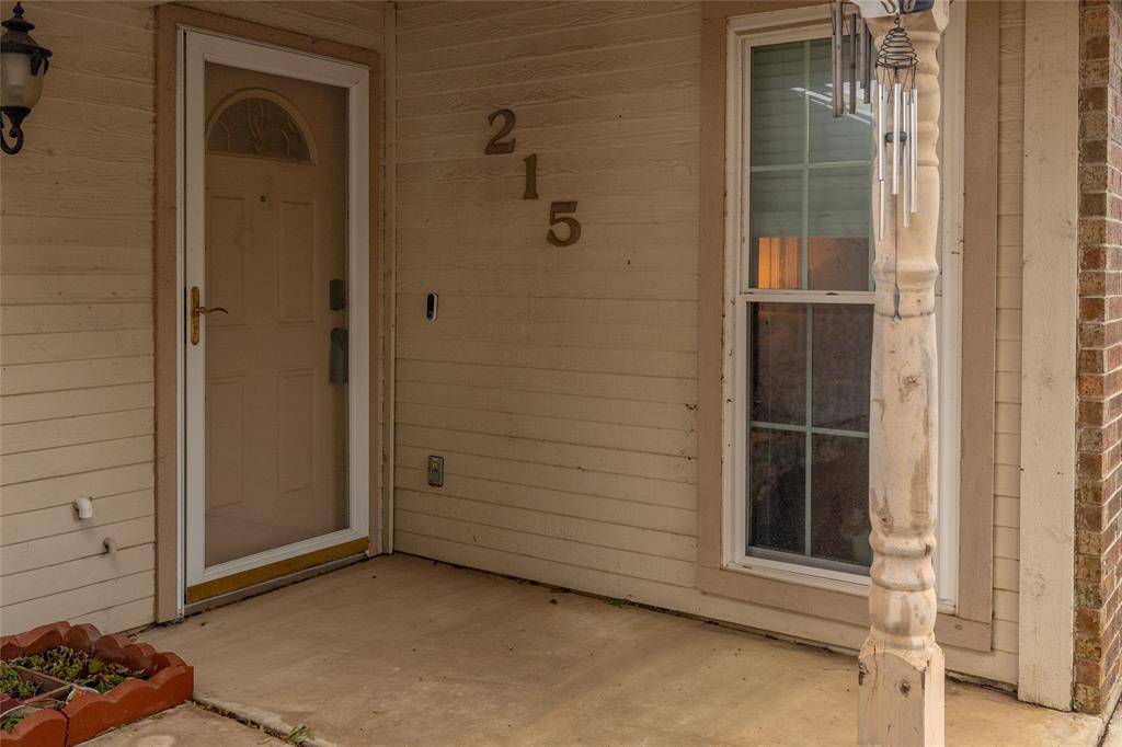 215 Mountainview Drive, Hurst, TX 76054