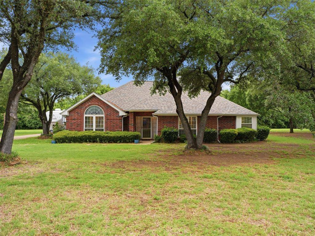 6065 Autumn Hills Drive, Fort Worth, TX 76140