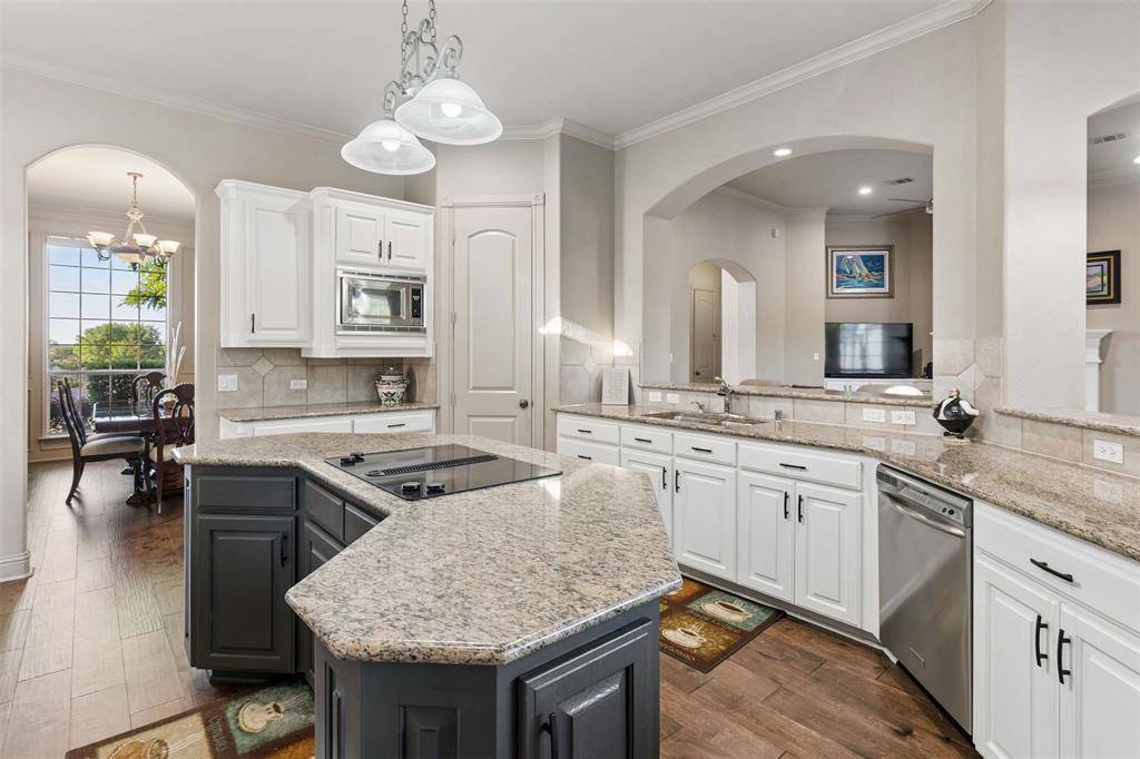 2014 Stone Canyon Court, Arlington, TX 76012