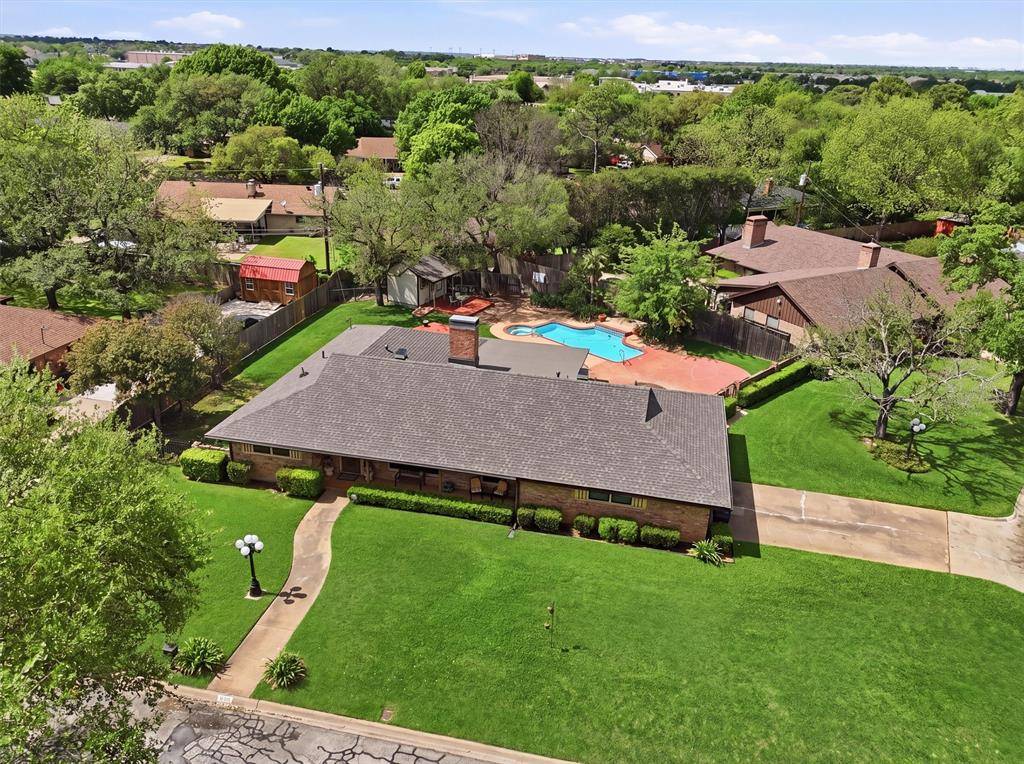 1226 Crestwood Drive, Cleburne, TX 76033