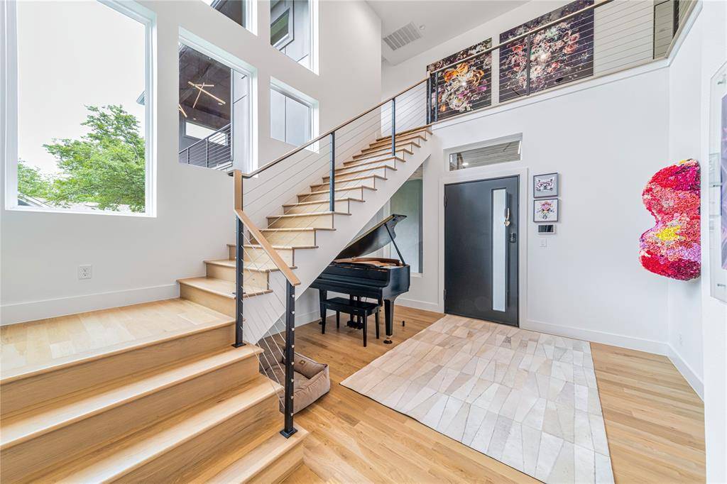 9753 Mixon Drive, Dallas, TX 75220