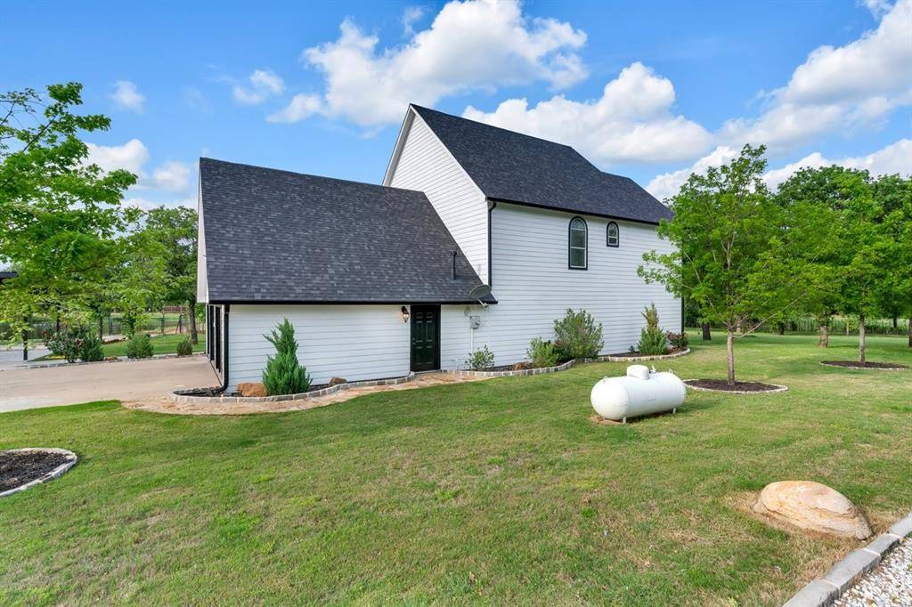 268 Lacy Drive, Lipan, TX 76462