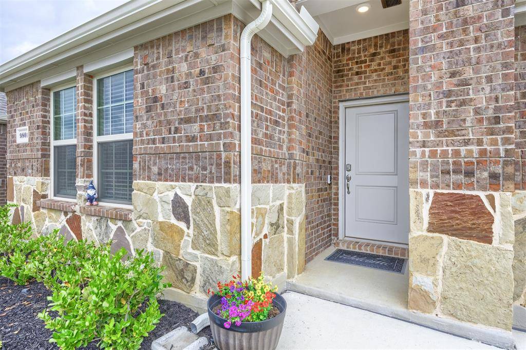 9801 Elk Falls Lane, Aubrey, TX 76227