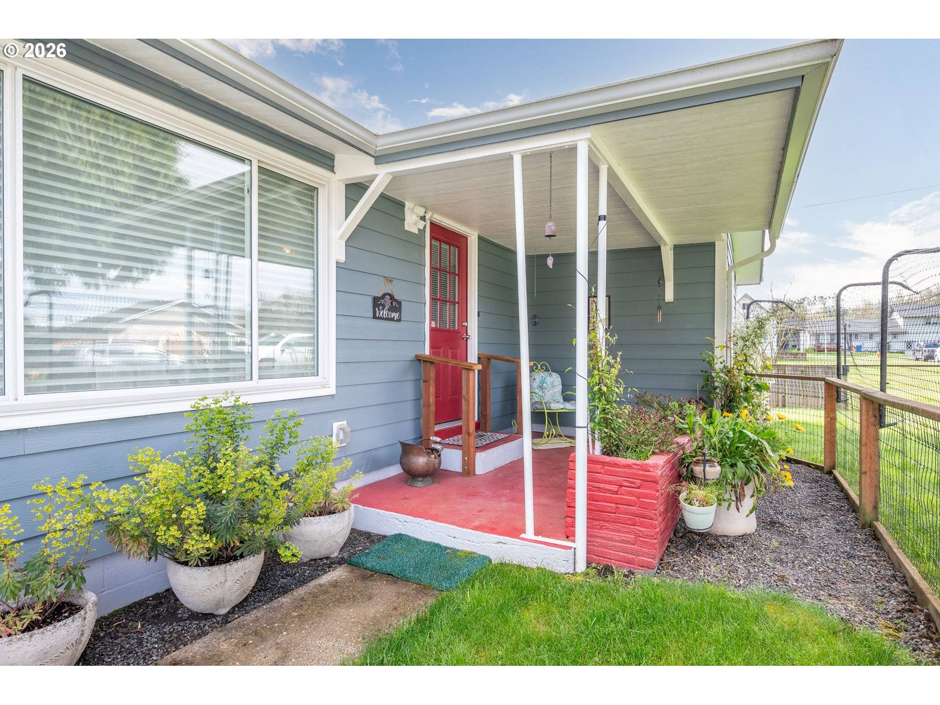 722 2ND AVE, Castle Rock, WA 98611