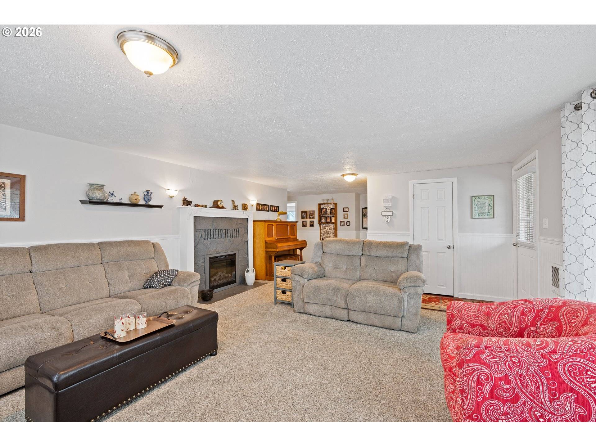 722 2ND AVE, Castle Rock, WA 98611