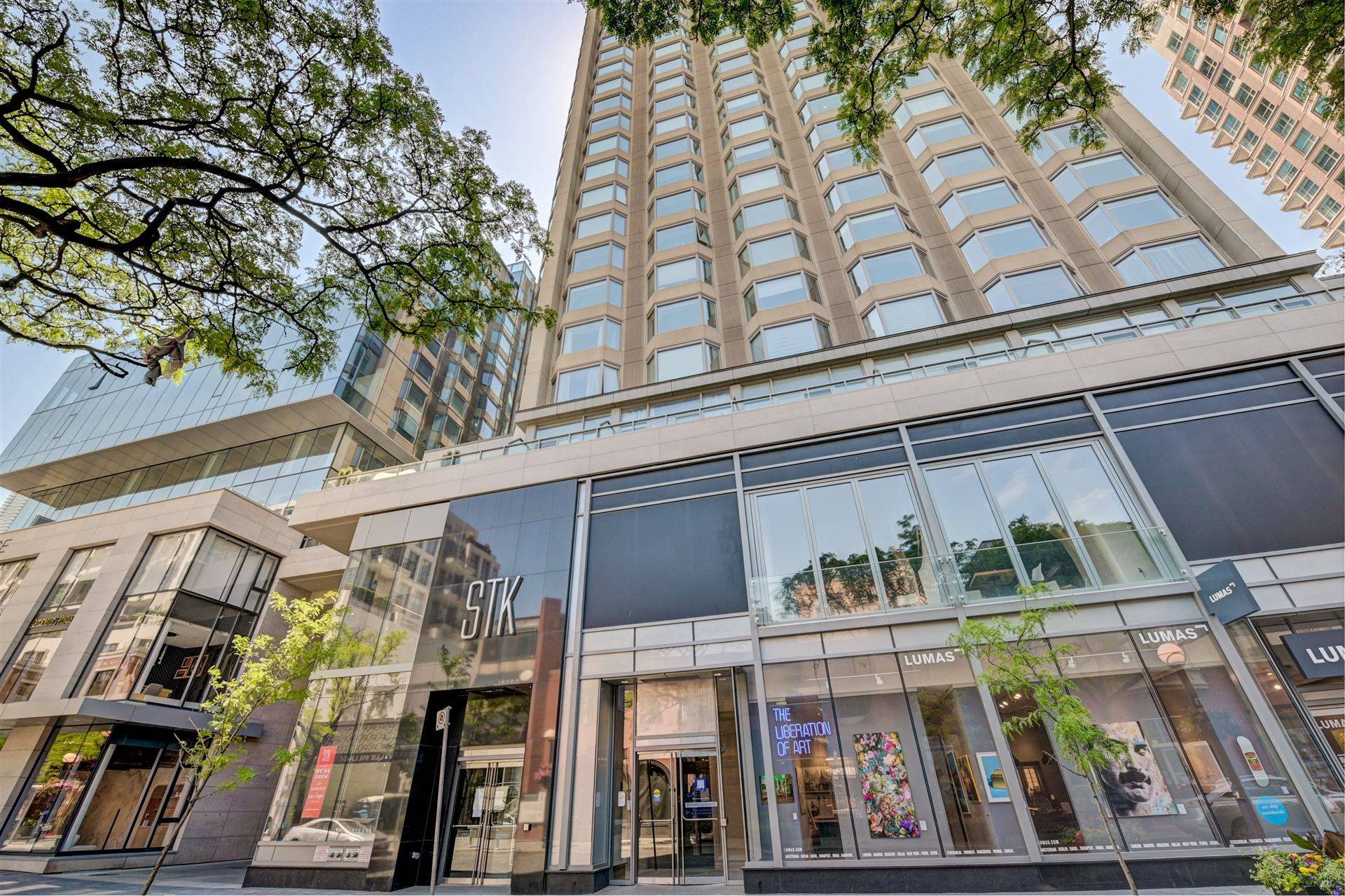 155 Yorkville AVE #1412, Toronto C02, ON M5R 0B4