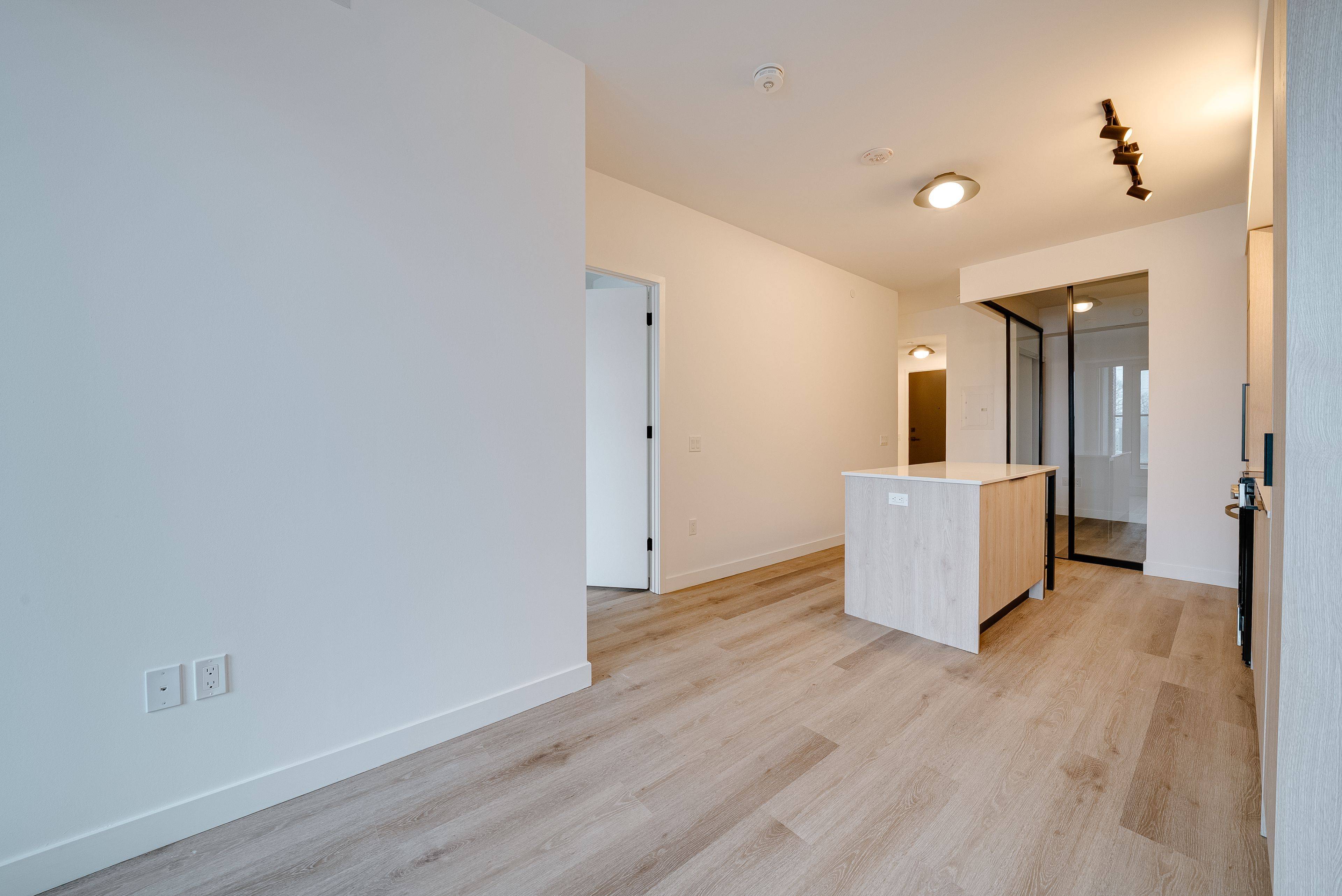 1635 MILITARY TRL #211, Toronto E10, ON M1C 1B2