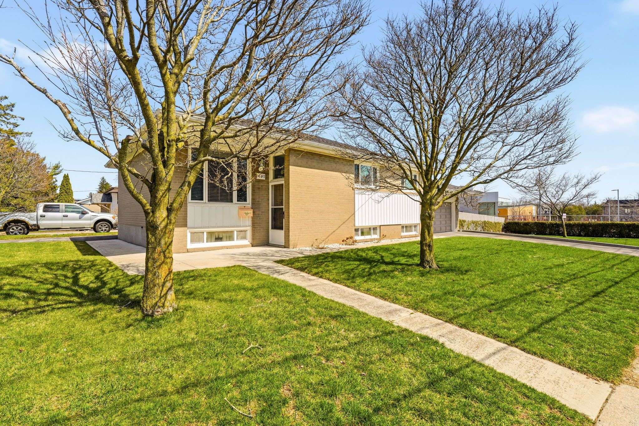 491 Warminster DR, Oakville, ON L6L 4N4