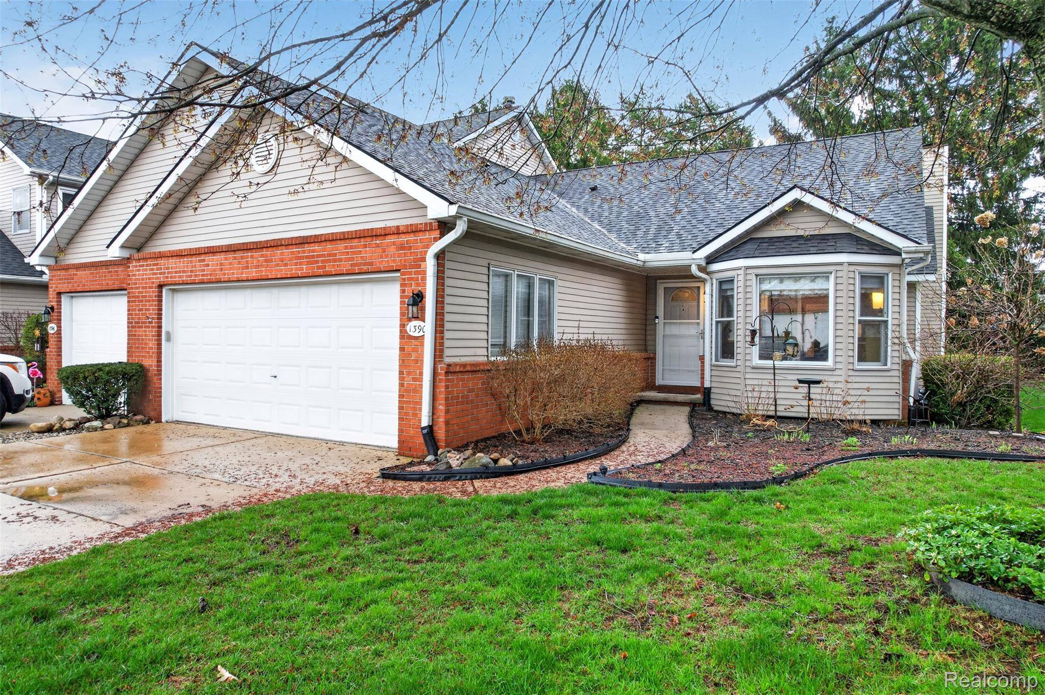 1390 Steeplechase CT, Howell Township, MI 48843