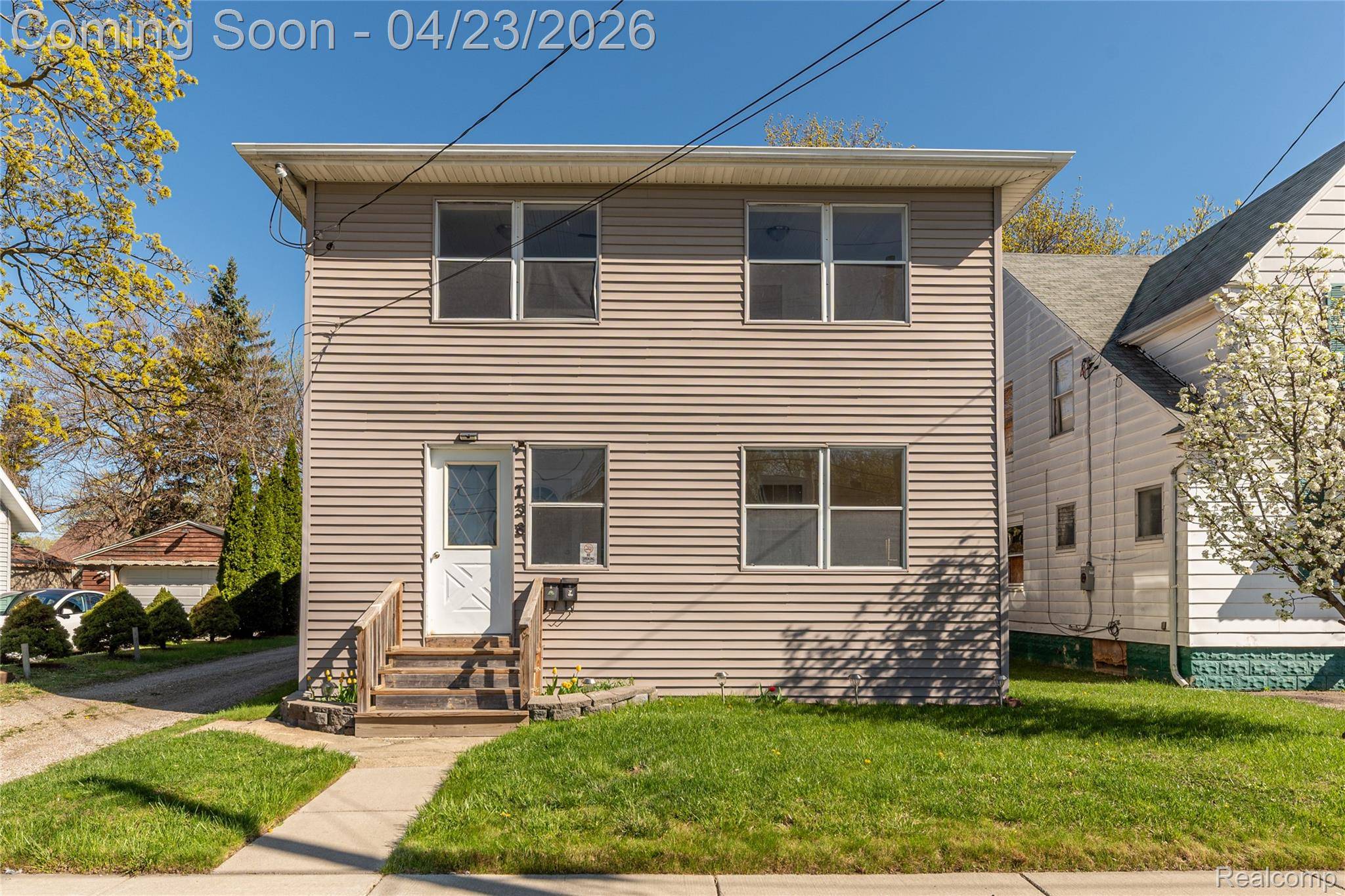 738 W Atherton RD, Flint, MI 48507