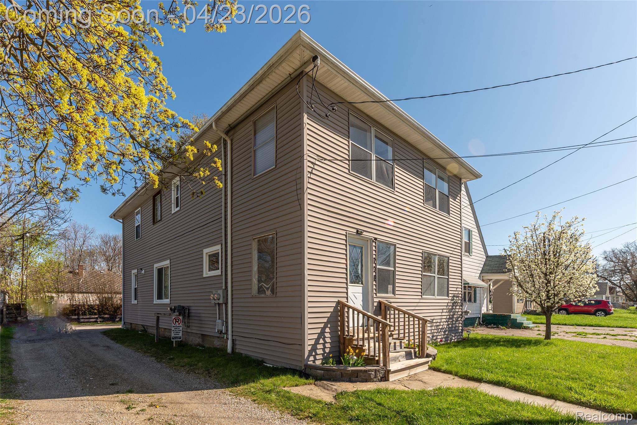 738 W Atherton RD, Flint, MI 48507