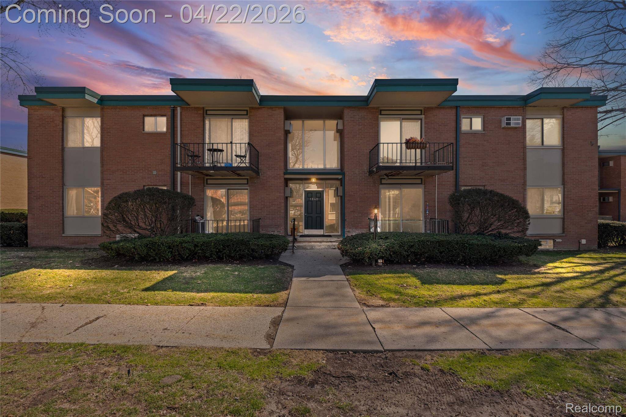 1840 Axtell DR #8, Troy, MI 48084