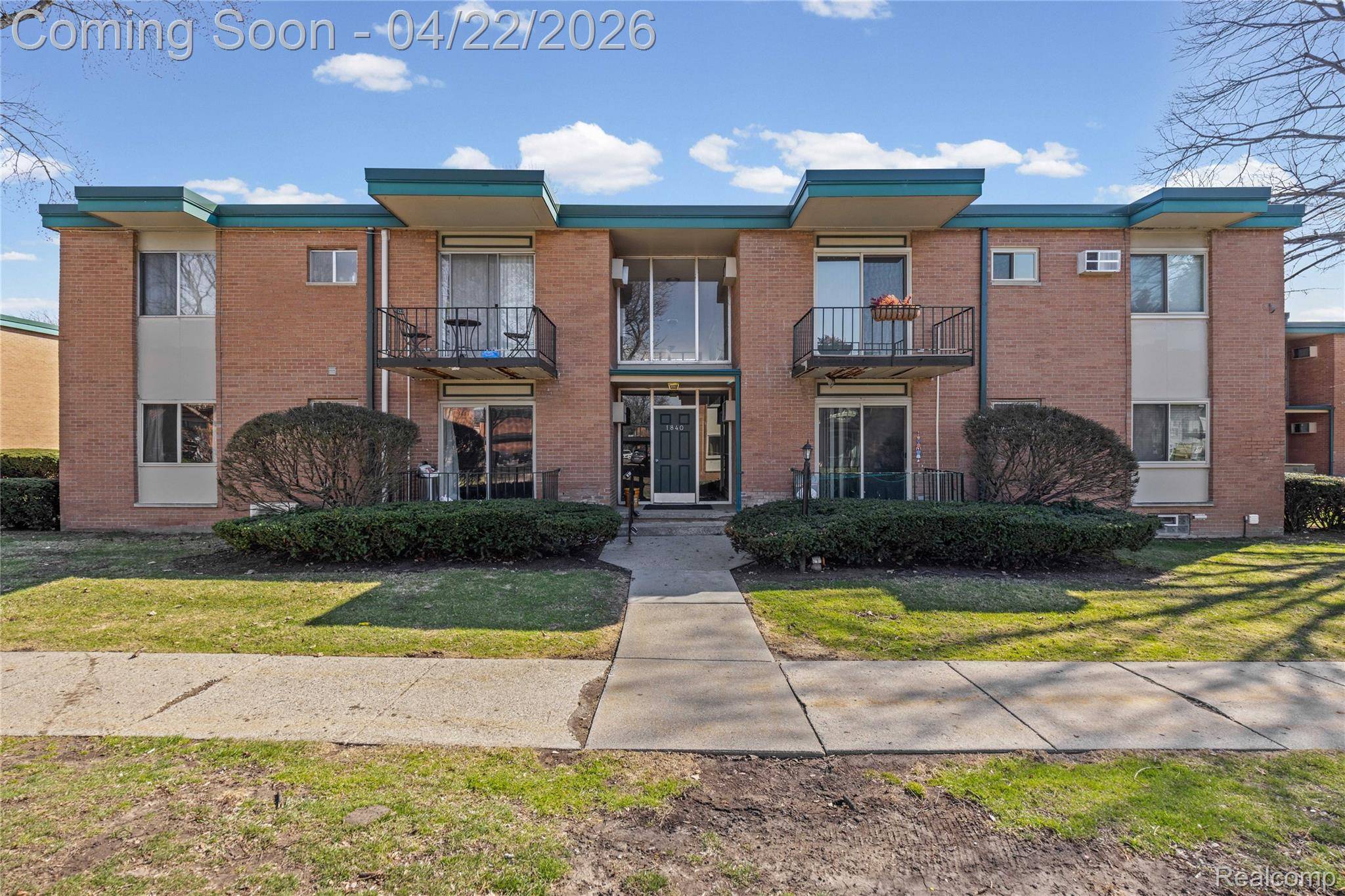 1840 Axtell DR #8, Troy, MI 48084