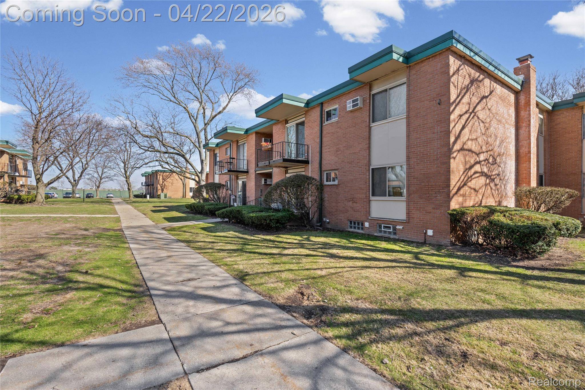 1840 Axtell DR #8, Troy, MI 48084