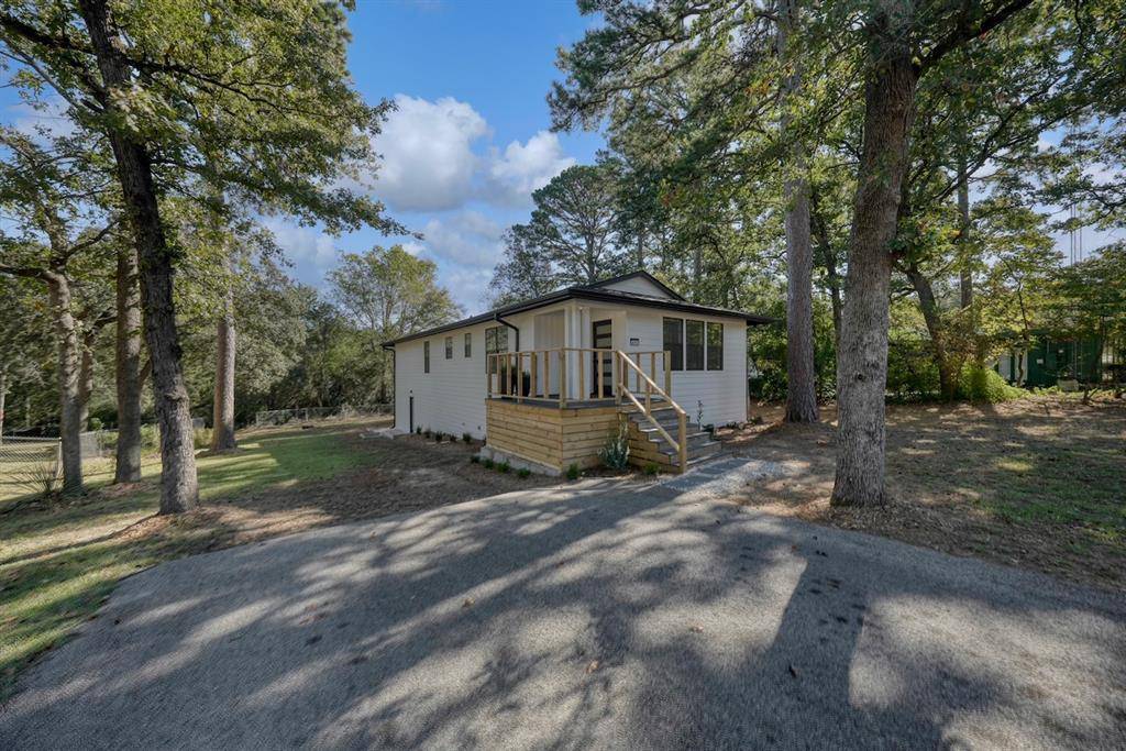 401 Hideaway Lane E, Hideaway, TX 75771
