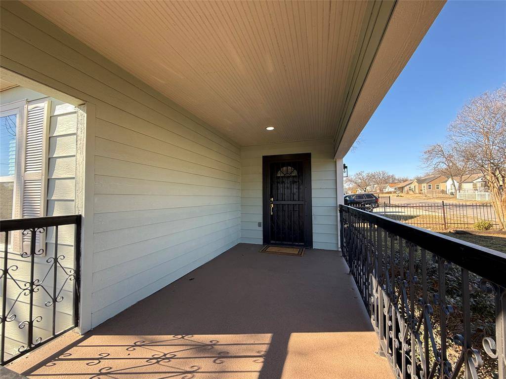 3047 Fernwood Avenue, Dallas, TX 75216