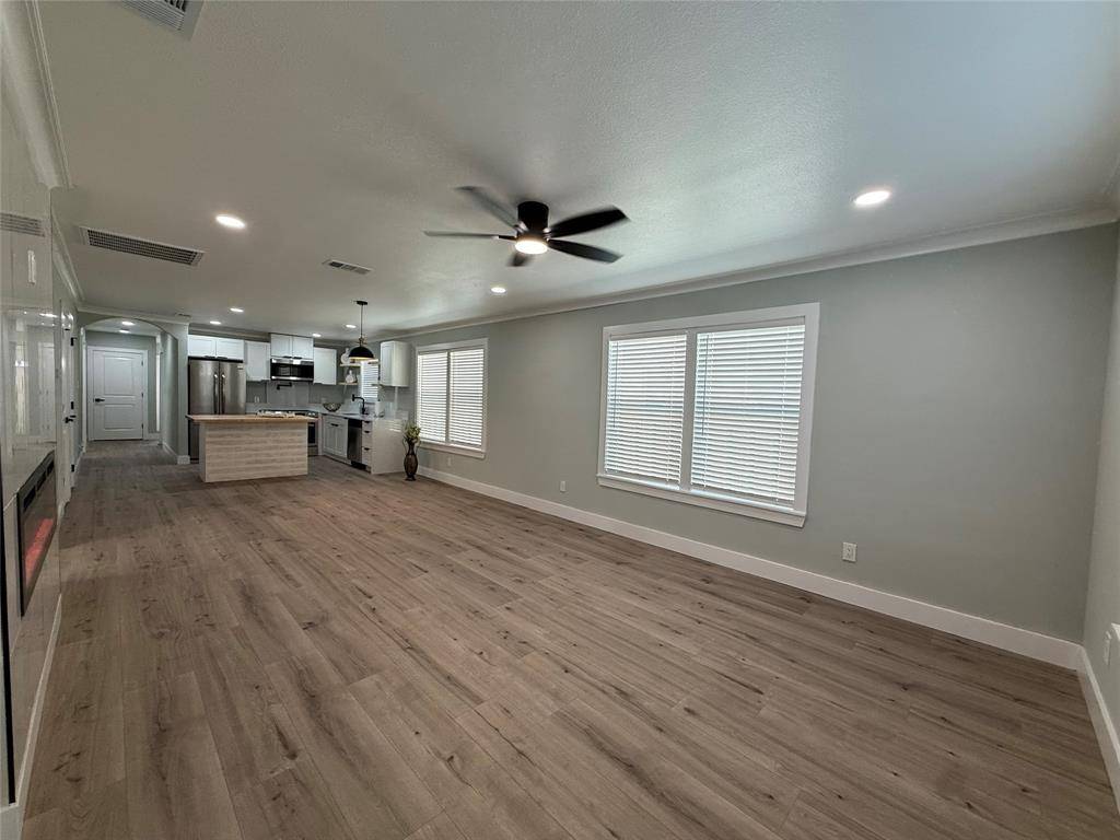 3047 Fernwood Avenue, Dallas, TX 75216