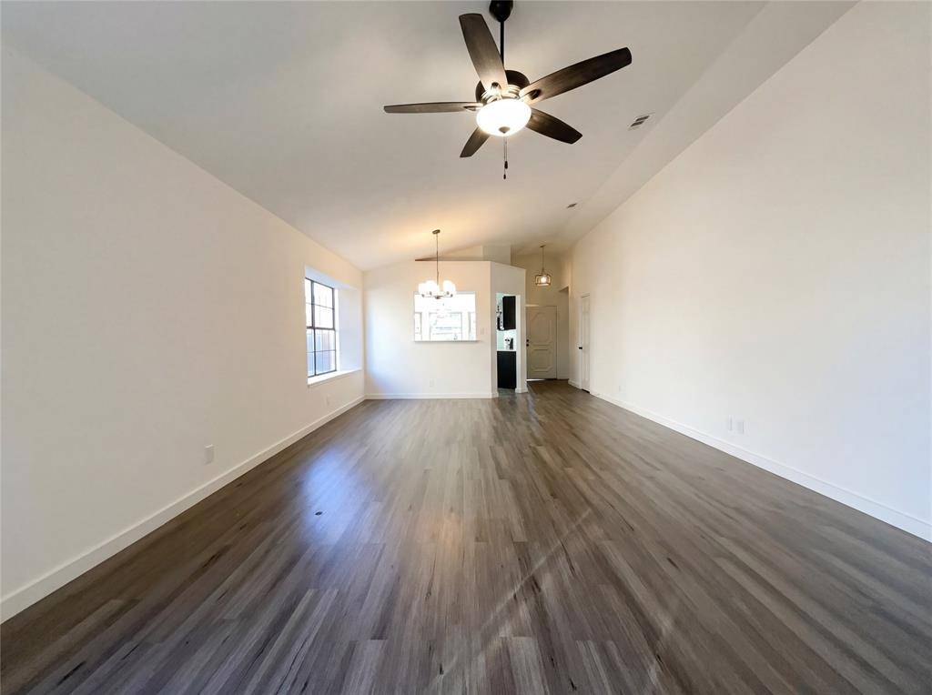 2108 Woodland Oaks Drive, Arlington, TX 76013