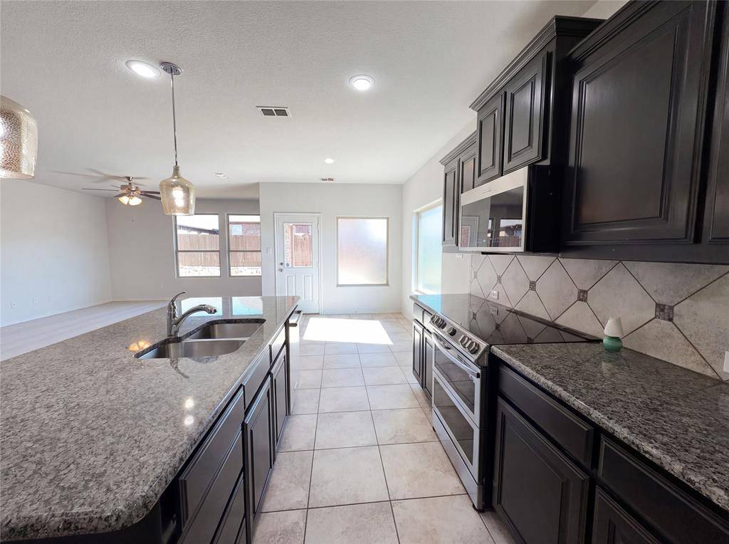 13824 Langston Lake Road, Fort Worth, TX 76262