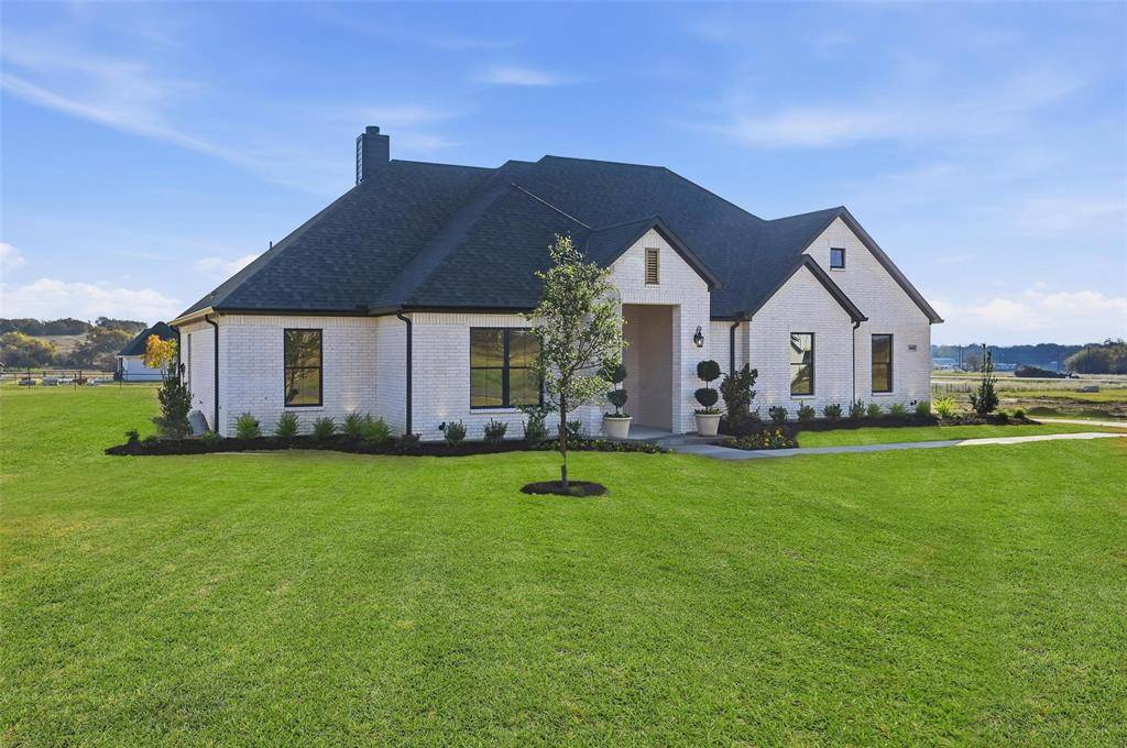 2008 Forest Bridge Drive, Azle, TX 76020