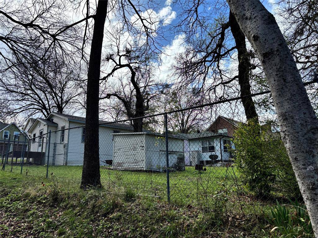 8043 Deer Trail Drive, Dallas, TX 75238