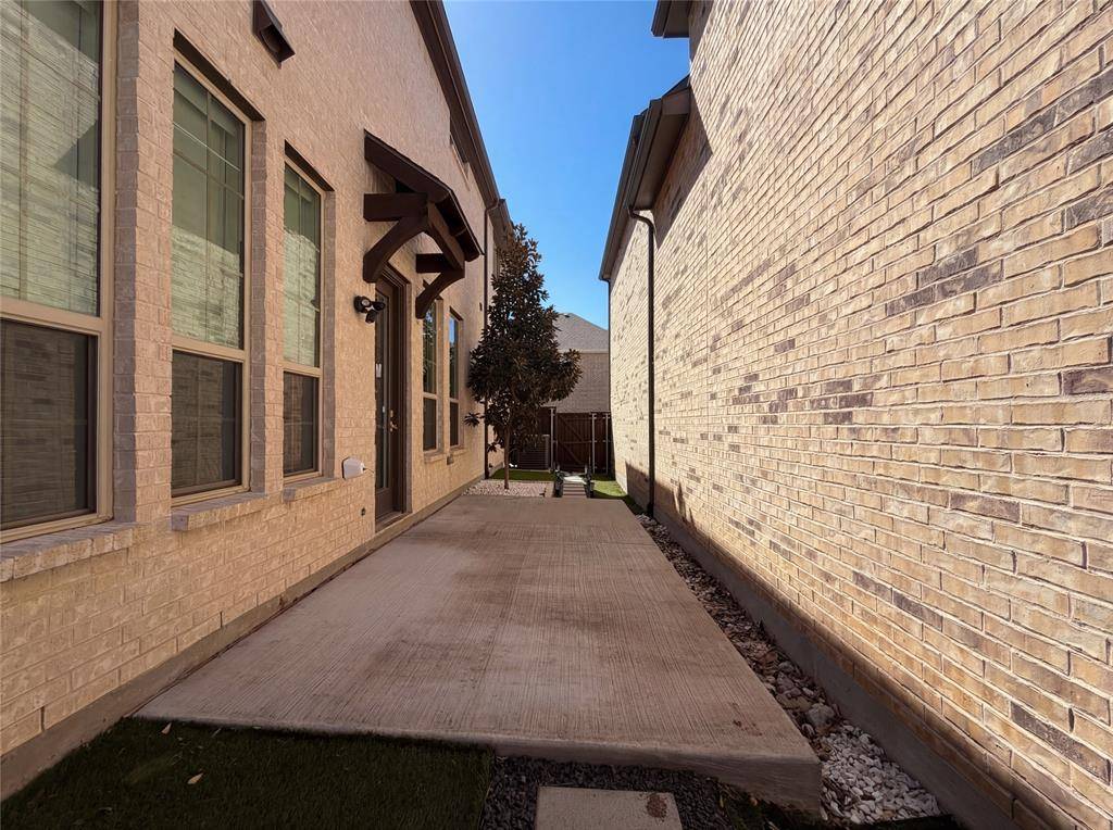 404 W 6th Street, Irving, TX 75060