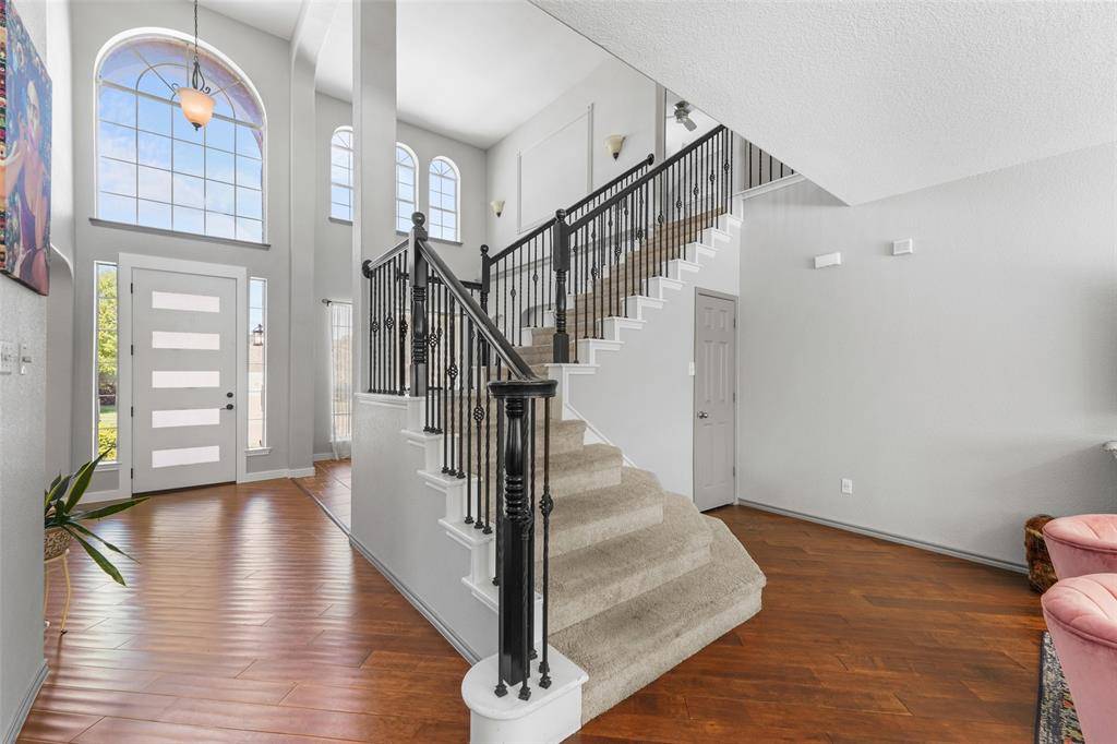 932 Mimosa Court, Burleson, TX 76028