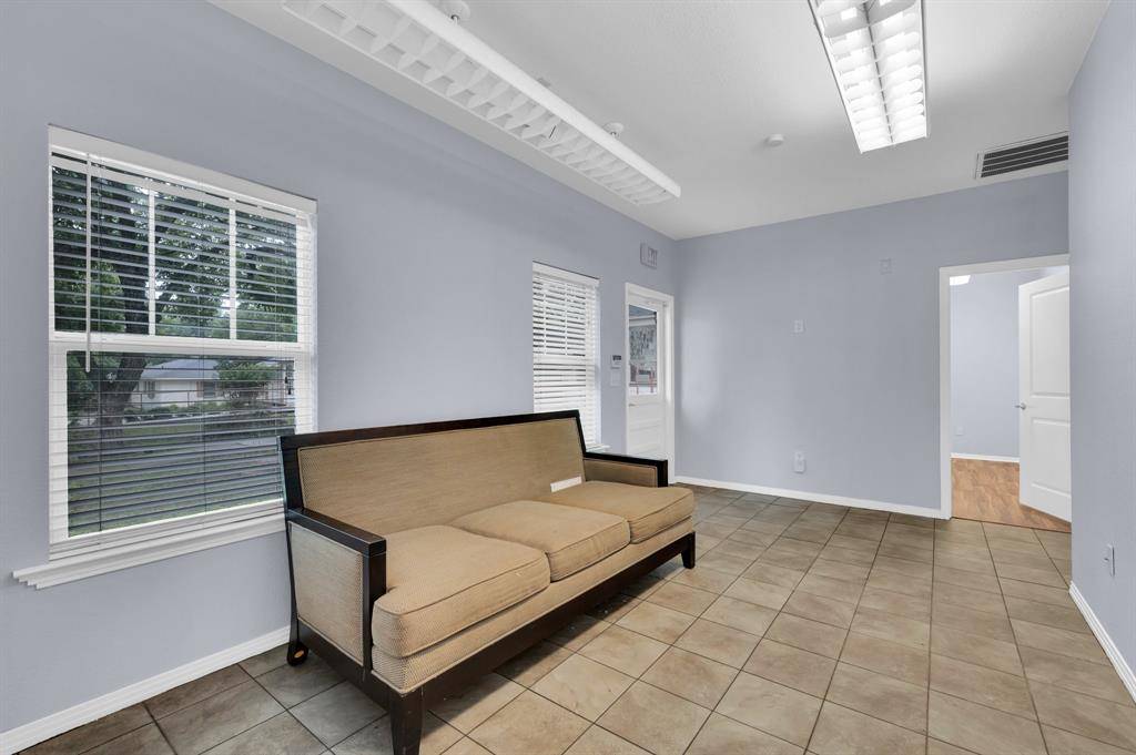 214 W Belt Line Road #B, Cedar Hill, TX 75104