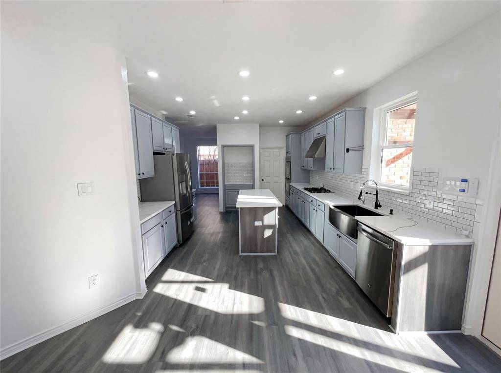 2406 Manchester Drive, Carrollton, TX 75006