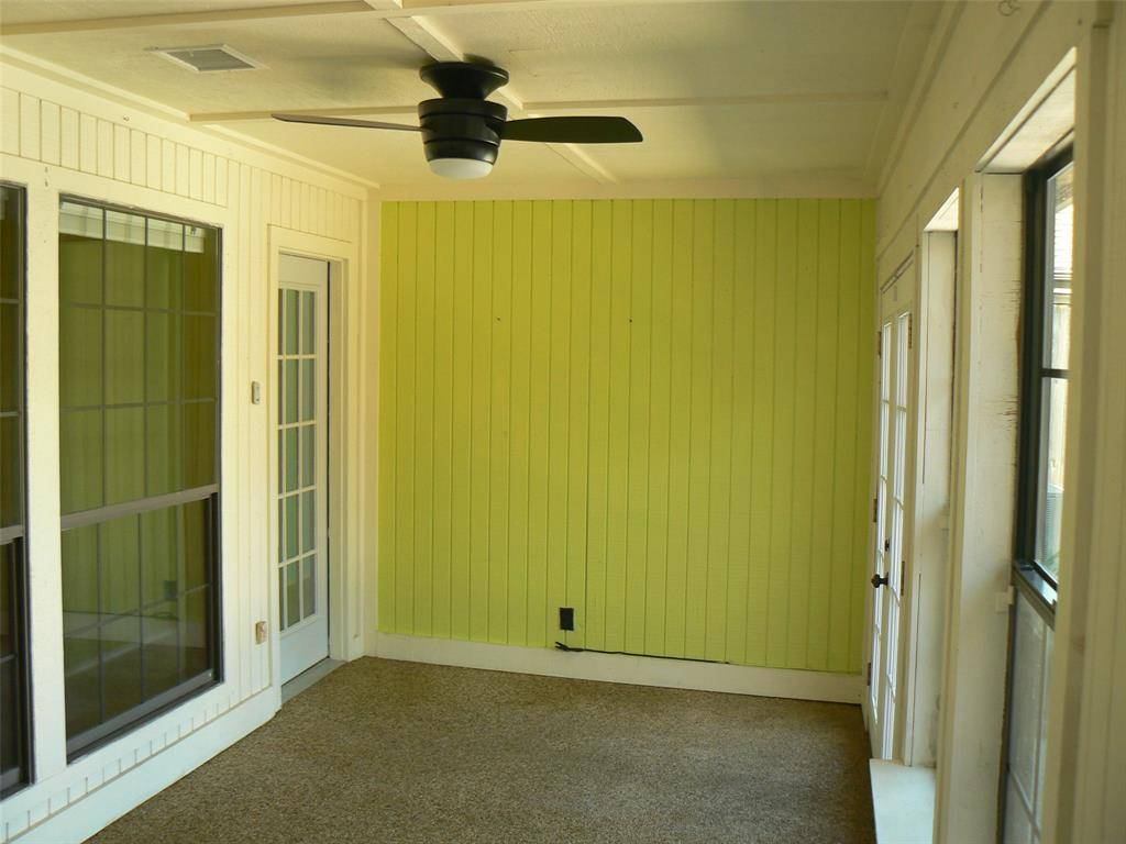 1609 woodhill Lane, Bedford, TX 76021