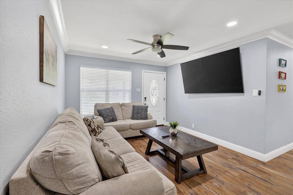 1004 Woodbrook Street, Arlington, TX 76011