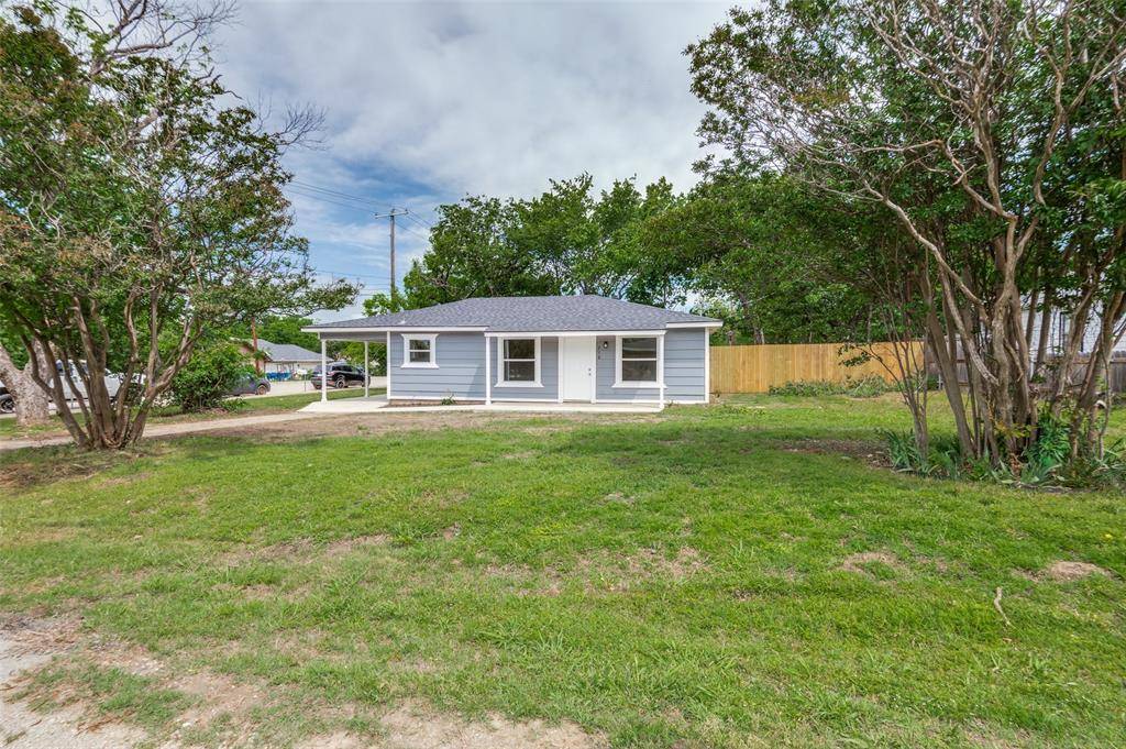210 W Shelton Street, Alvarado, TX 76009