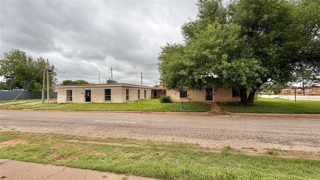 125 Avenue J, Anson, TX 79501
