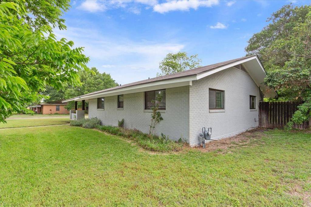 2025 Lenamon Street, Waco, TX 76710