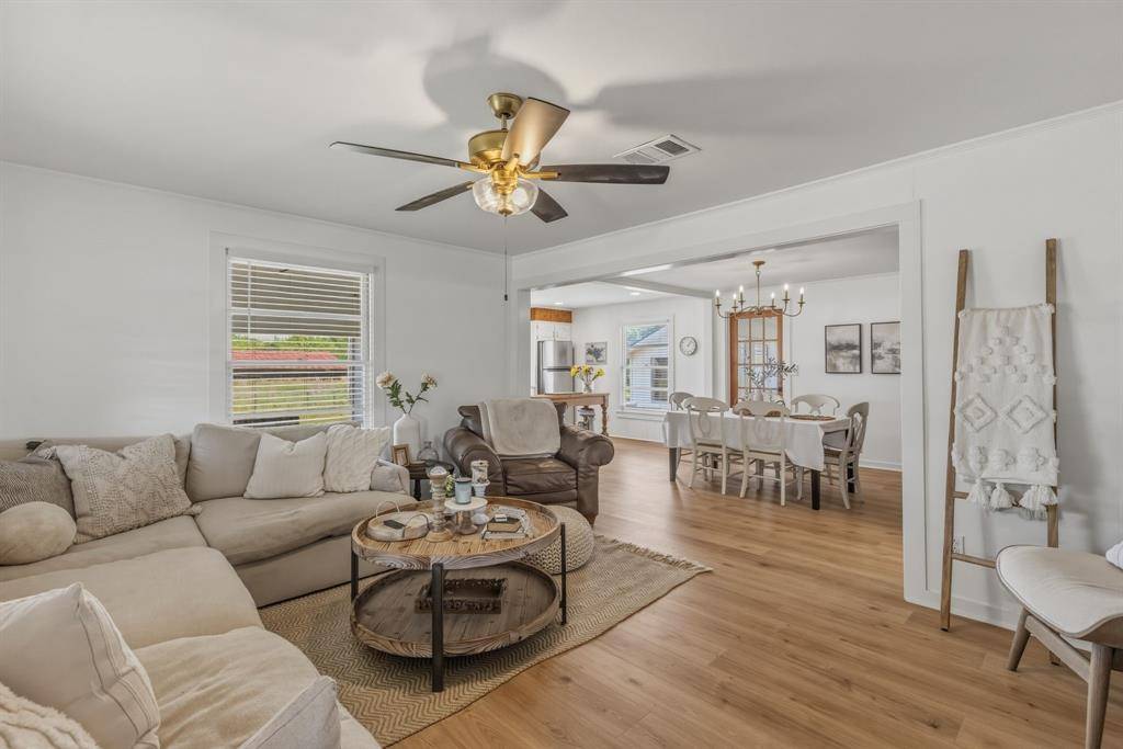 1100 Rs County Road 3150, Emory, TX 75440