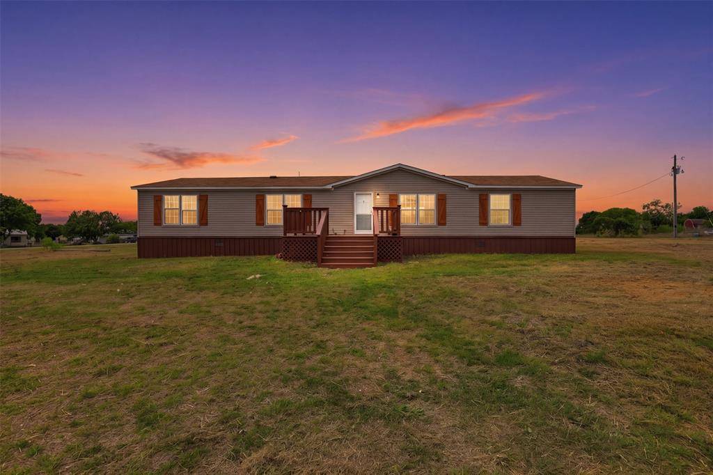 8621 Meadow Way Lane, Alvarado, TX 76009