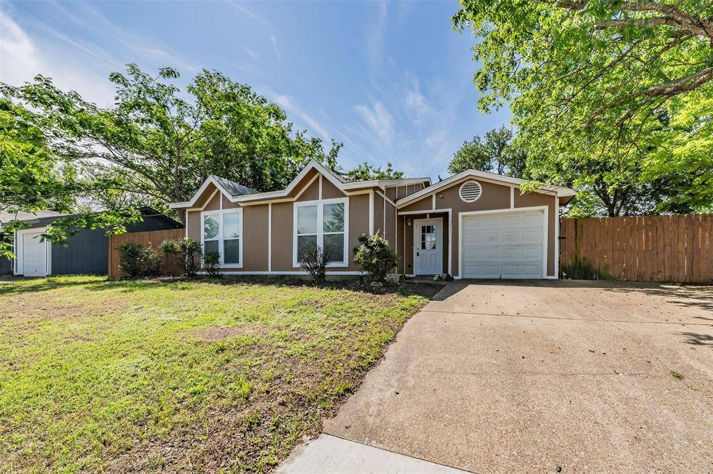 3812 Indian Wells Drive, Arlington, TX 76017