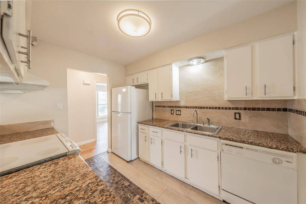 3812 Indian Wells Drive, Arlington, TX 76017