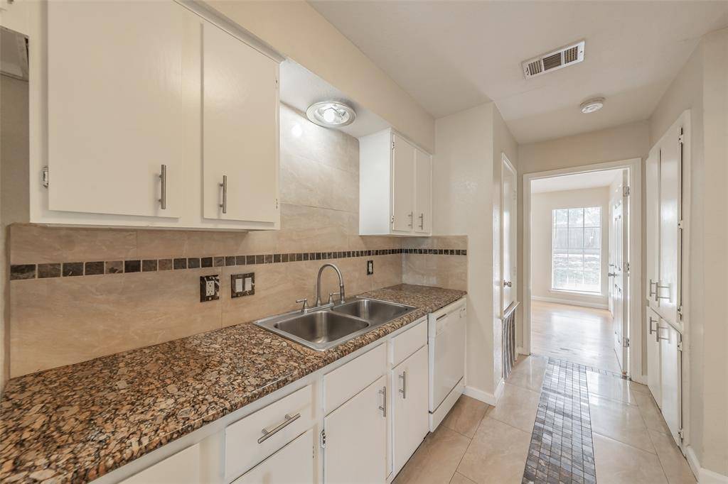 3812 Indian Wells Drive, Arlington, TX 76017