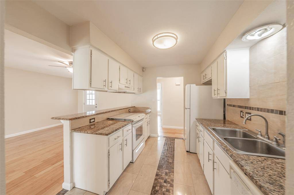 3812 Indian Wells Drive, Arlington, TX 76017