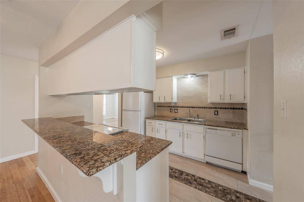 3812 Indian Wells Drive, Arlington, TX 76017