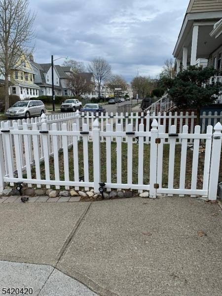 99 BURCHARD AVE, East Orange City, NJ 07017